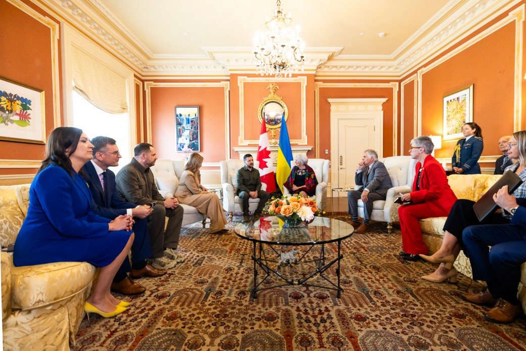 Volodymyr Zelensky, centre left, meeting Canada's Governor General Mary Simon on a working visit